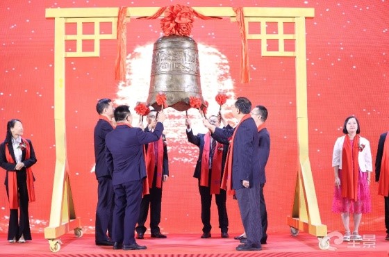 ���ֲ��ɷ��ֳ��ϰ���������һ������п�̵�ر����ҵ