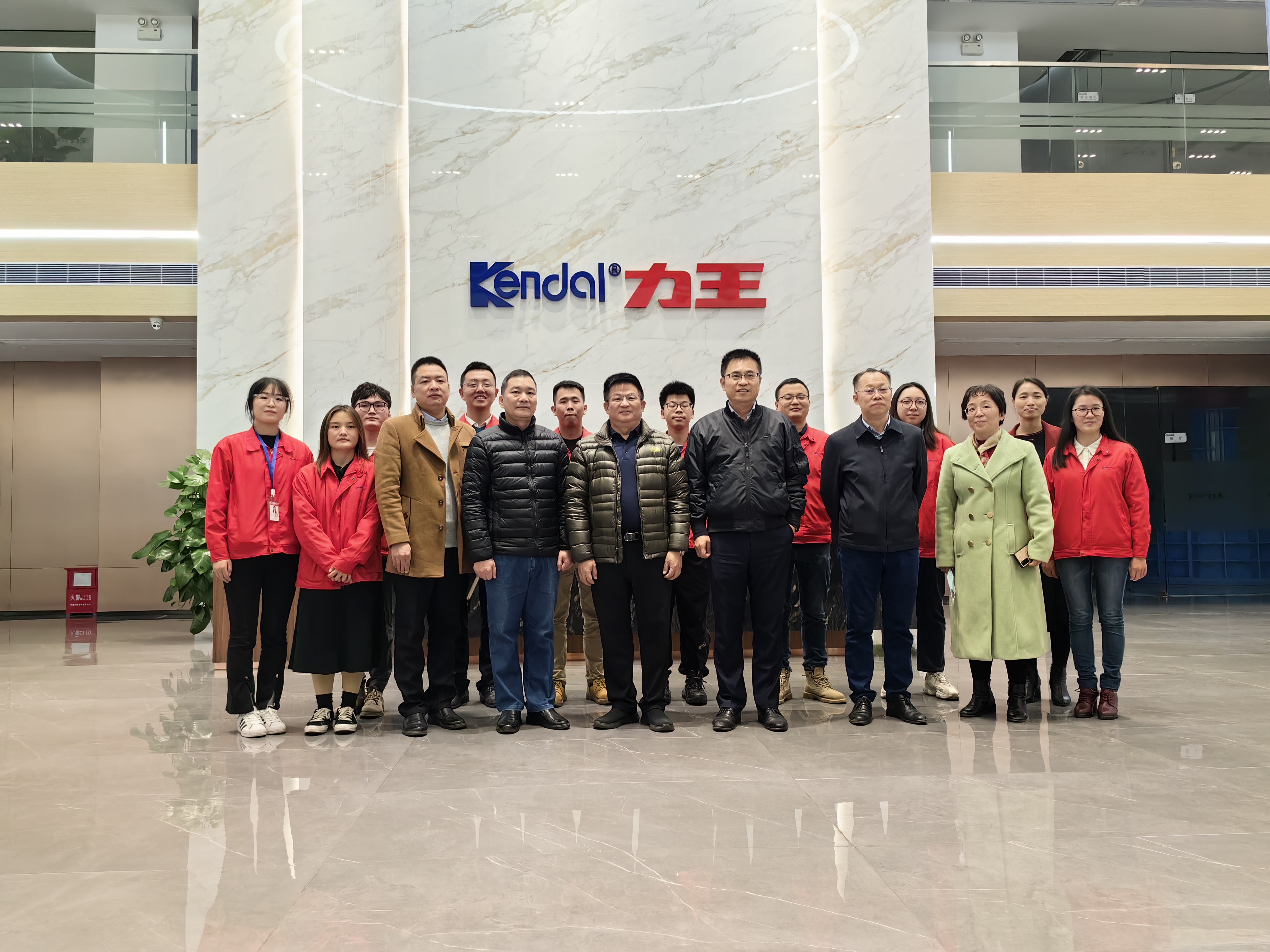 �ͷ�Ա��Ǳ��